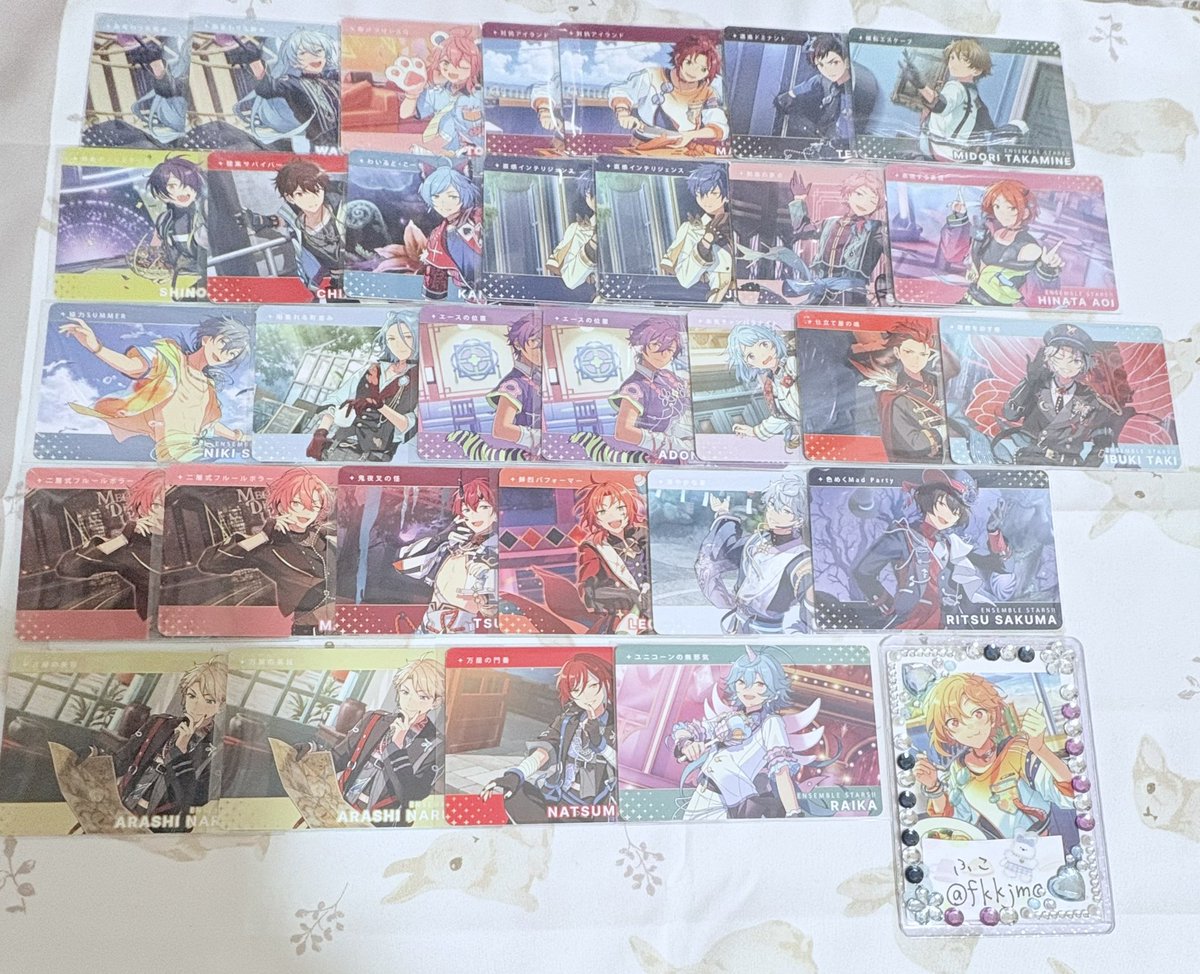 fkkjmo's tweet photo. ꒰ 交換 ꒱
あんスタ カードダス

譲
R｜英智 ひなた みか 紅郎
N｜渉 桃李 真緒 鉄虎 翠 忍 千秋 奏汰 ジュン 宗 ひなた ニキ HiMERU アドニス 創 紅郎 維吹 舞珠 司 レオ 泉 凛月 嵐 夏目 ライカ

求
R｜ゆうた1 > なずな 藍良
N｜なずな 藍良

✧郵送のみ
✧R1⇔N2~3の交換◎ https://t.co/G2wTD4EGcn