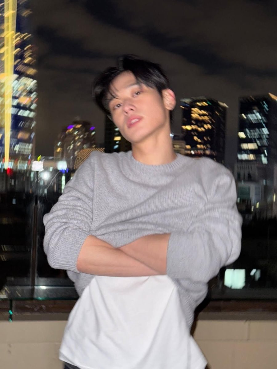 milkygmmy's tweet photo. ohh bener hehe, pake baju paksu soalnya lagi ngi- https://t.co/3CyrW4r79N