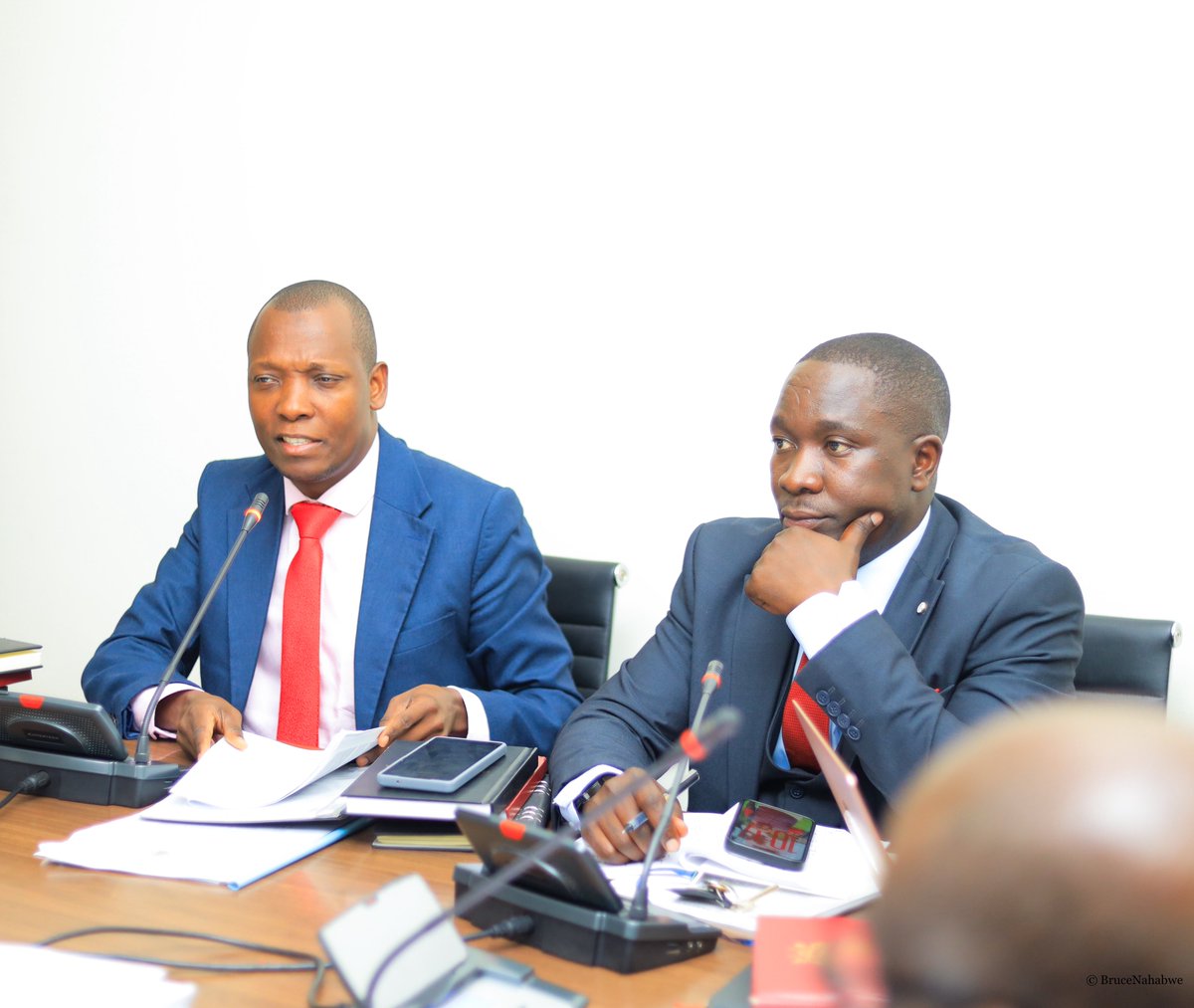 KlaUpdates's tweet photo. COSASE chaired by Hon @NkunyingiMuwad1 and Hon @GeorgeMusisi4 has this morning held an interface meeting with HABA Group led by Hajji Hassan Basajjabalaba. The committee is seeking recovery of over 140 billions guaranteed by Bank of Uganda to the businessman over 9 years ago as it appears in the Auditor General's report.
