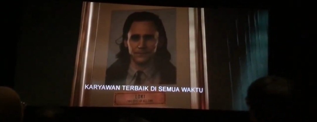 Finchhflight's tweet photo. This is frying me Loki has an employee of the month frame but I think it says employee of all time💀 https://t.co/23thVREBYO