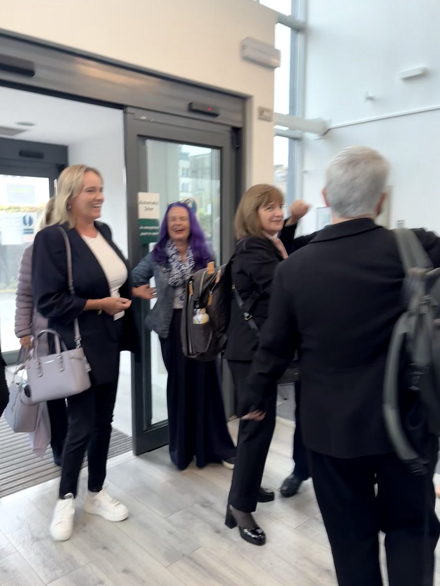 gracebrod1e's tweet photo. Sandy arrives for her tribunal against the RCN union 💚🤍💜
Dundee 
Time unions are held to account for failing women https://t.co/FMECzh75Pu