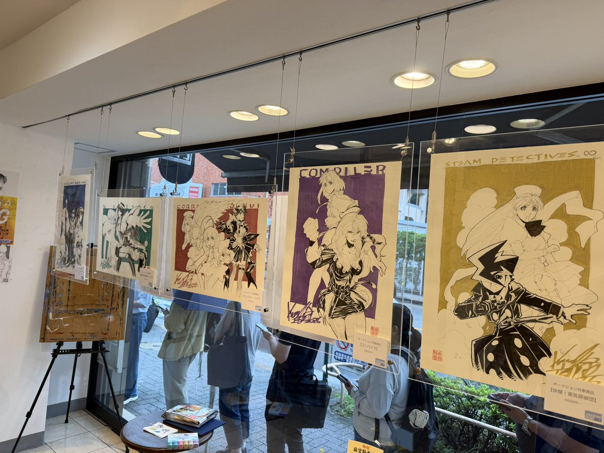 kia_asamiya's tweet photo. 本日、無事に【#ドローイング原画展】は終了いたしました！
天気の悪い中、沢山の方々においでいただき、本当にありがとうございました！^_^

そして、運営に協力していただきました【リベストギャラリー創】様はじめ、関係各所の皆様もありがとうございました！

12月には麻宮騎亜40周年最後のイベントを用意しております。
是非お会いしましょう！
よろしくお願いします。（＾▽＾）