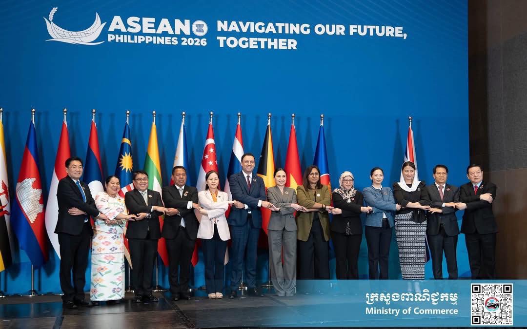 MoCCambodia's tweet photo. Her Excellency CHAM Nimul, Minister of Commerce and Cambodia’s ASEAN Economic Minister, led the Cambodian delegation in attending the 6th ASEAN Economic Ministers and the United Kingdom Consultation.…
👉 Read More: https://t.co/ZYwemrCPWr https://t.co/slZYWHXN4R