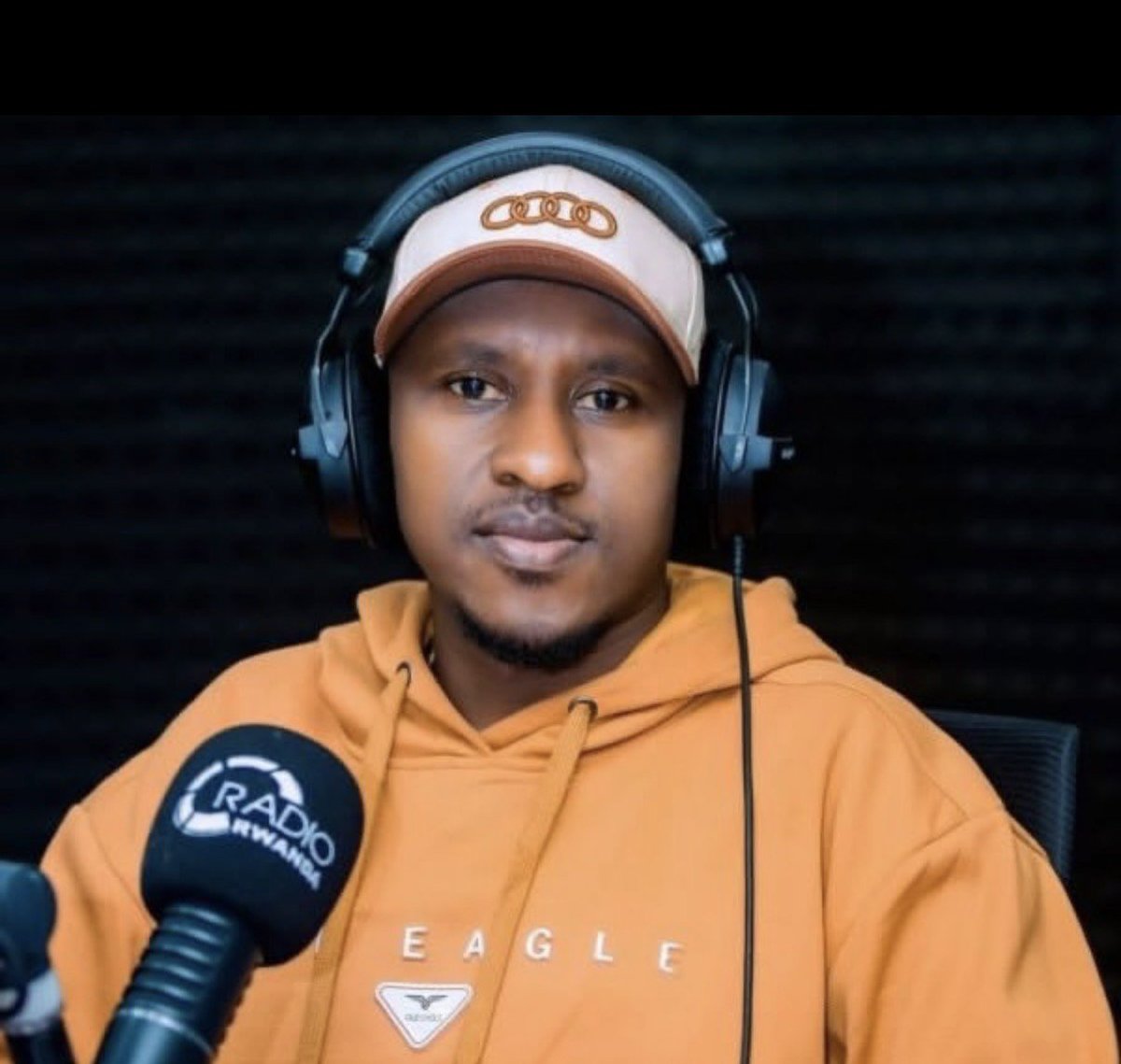 Allicyuzuzo5's tweet photo. Nkurunziza Emmanuel Ruvuyanga yasezeye kuri Radio Rwanda 

Gusa I Nyarugenge Hari guhwihwiswa ibihuha KO yaba yirukanwe kuko NGO abafana nabakunzi burubuga rwimikino babonaga KO ngo atakiri kuri level yabandi. https://t.co/ky18X12uhj