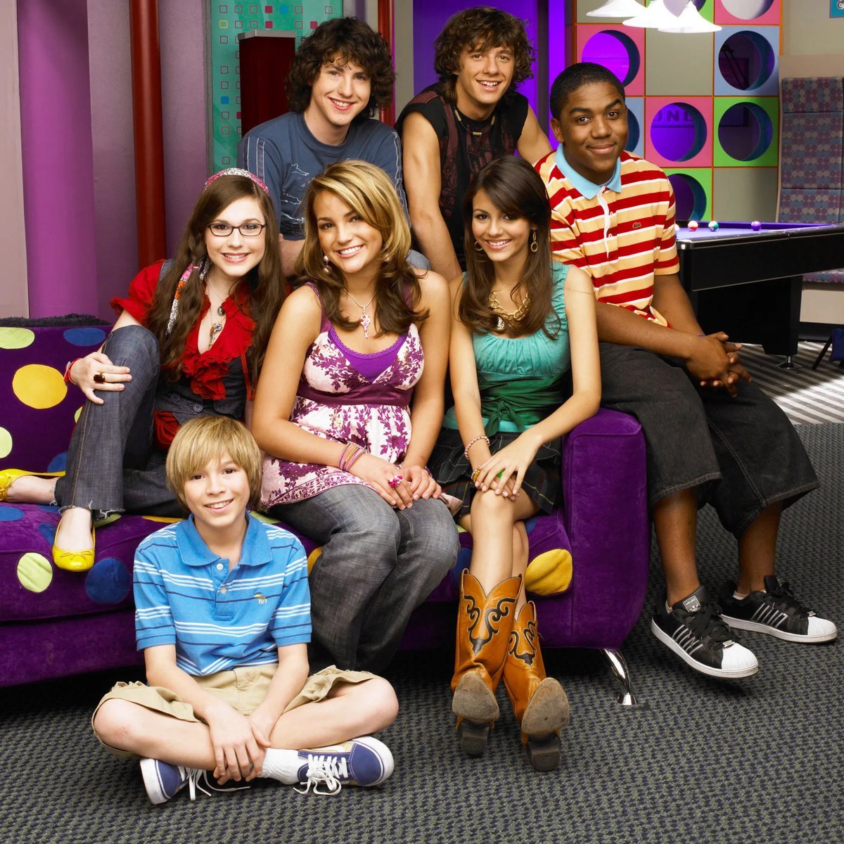 FrameCrave's tweet photo. A ‘ZOEY 101’ remake series is in early development at Nickelodeon and Paramount.

(Source: Deadline) https://t.co/oyHY569Hsk