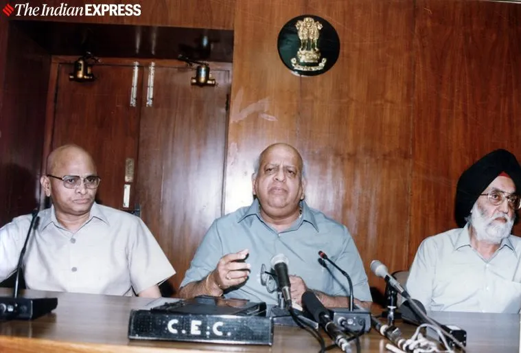 rishibagree's tweet photo. Golden age of Indian democracy

3 Election Commissioners
2 of them later joined the Congress Party
1 of them became a Union Minister

But democracy is in danger today... https://t.co/avh4ZFEdjO