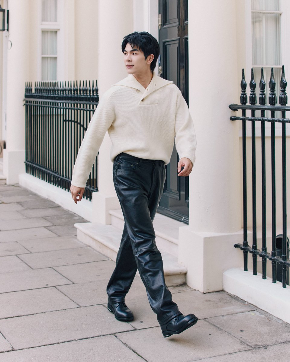 girlngloss's tweet photo. #HMThailandxMile

หล่อชิลแบบมีสไตล์  ‘มาย–ภาคภูมิ’ #MilePhakphum กับลุคจาก H&amp;M A/W26 เติมเสน่ห์แฟชั่นบุรุษให้วันสบายๆ ด้วยดีไซน์ที่ผสานกลิ่นอายจากอดีต ปัจจุบัน และอนาคตอย่างลงตัว ท่ามกลางบรรยากาศ ณ กรุงลอนดอน ประเทศอังกฤษ

#HM #HMThailand https://t.co/NiRVyLbYEO