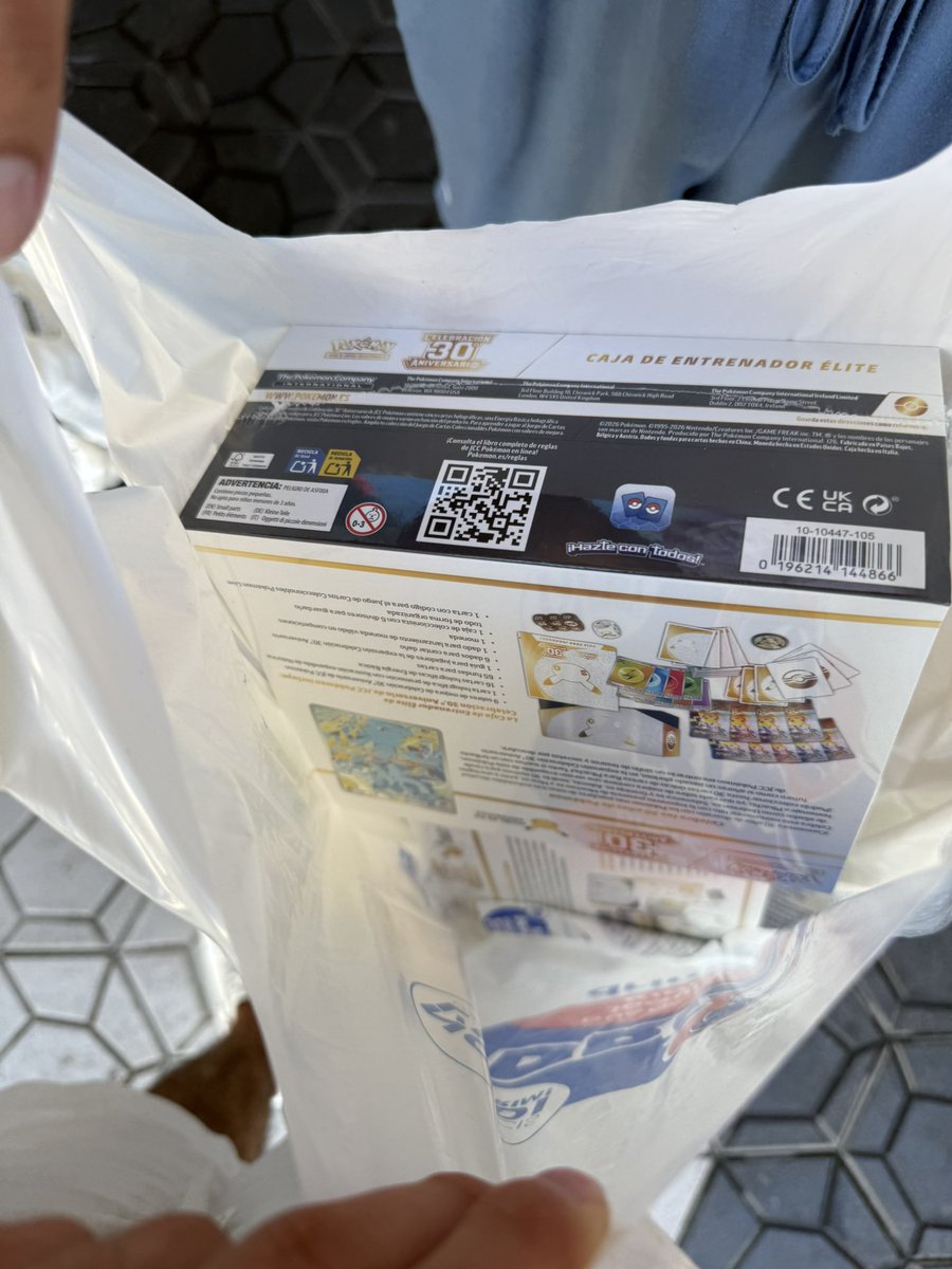 Jefferetpk's tweet photo. Carrefour y drim esta mañana 2 h de cola y etbs en drim solo https://t.co/lObOnQYG0U