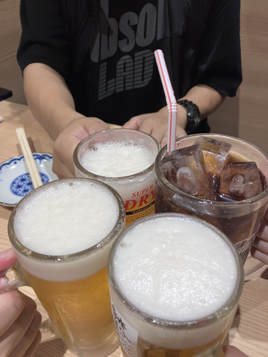 yassan0818's tweet photo. ドラマー4人会でした🥁
（モトキ、海行き、taikichi、私）

色々試したり、気付いたり、学んだりであっという間の3時間！
足りない！

個人的な宿題を持って帰れて嬉しい☺️
まだまだ上手くなりたいんじゃ！！ https://t.co/cGhvHeTYaX