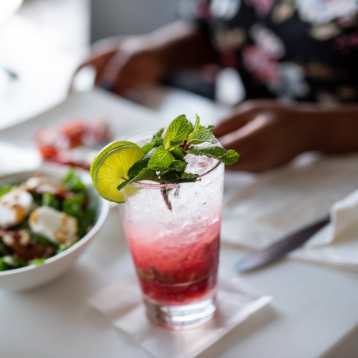 MelroseArch's tweet photo. There’s something about Fridays at Melrose Arch, long lunches that turn into afternoon catch-ups. Plates made for sharing, vibrant flavours, something refreshing in your glass and the energy of the Piazza all around you.

From colourful Mediterranean-inspired dishes and generous plates at Mezepoli, to the flavours coming from the grill and kitchen at Mr George, alfresco dining at Melrose Arch is about more than what’s on the table.

Because alfresco dining isn't simply about eating outside, it’s about experiencing Melrose Arch outside!

#OnlyAtMelroseArch #AlfrescoDining