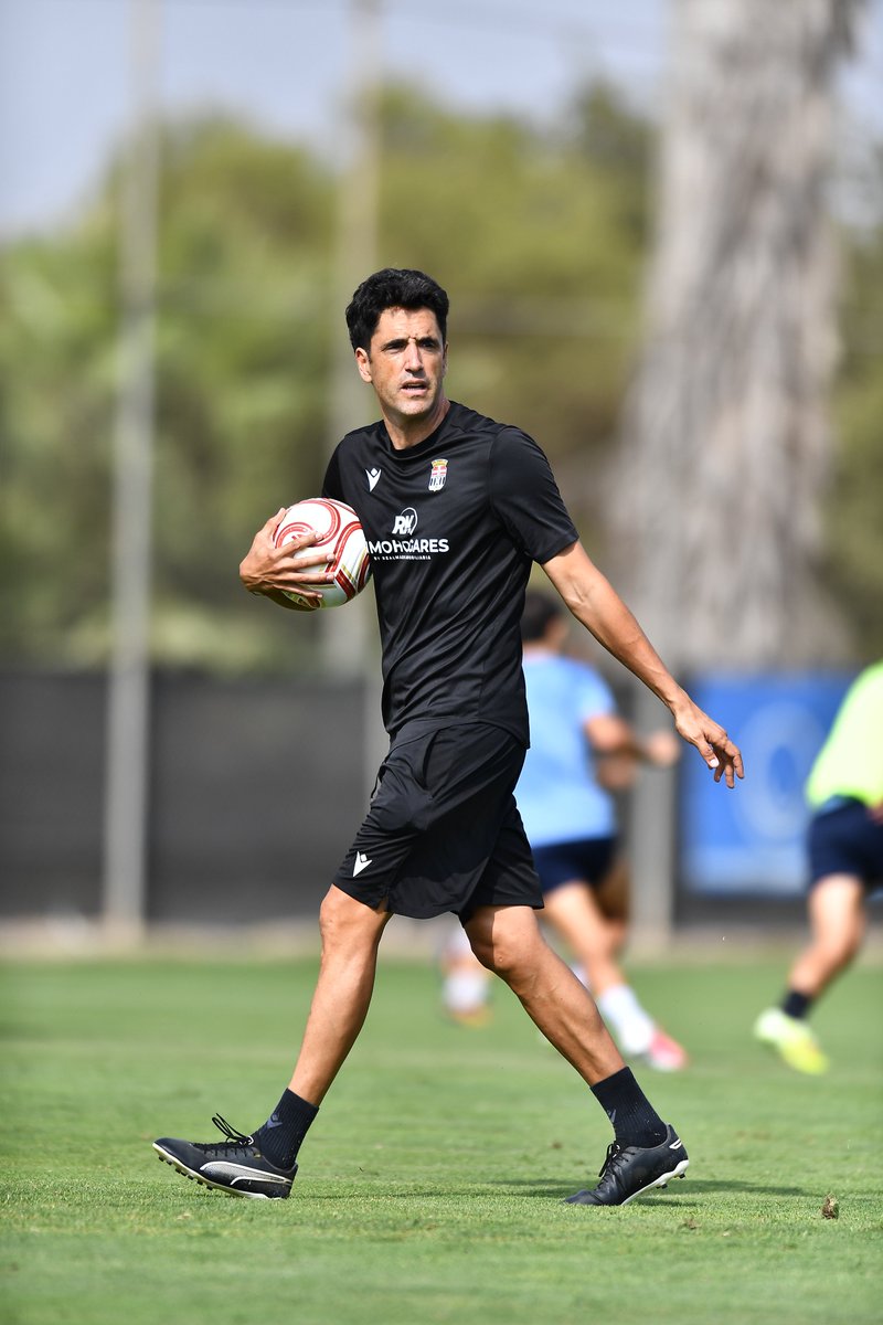 FCCartagena_efs's tweet photo. ✔️Mañana más. 
#VamosEfesé https://t.co/vm6L0xFzYm
