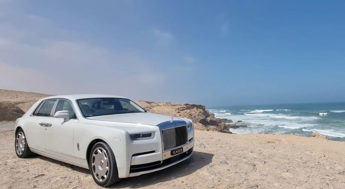 Mileage_impo's tweet photo. 2019 Rolls Royce Phantom 6.75L twin-turbo V12 with 775,404 km (481,813 miles) on the clock. 

The car got a full service history.

The engine,turbos, and transmission are still original. No major repairs were done to the vehicle.

The soft close mechanism on the drivers door got replaced once. 

The vehicle’s service interval is 16,000 km (9,941 miles), so it needs to be serviced every two months.

The first 4 years were covered by Rolls Royce.