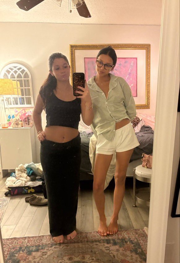 jadeownsu__'s tweet photo. sorority groupchat is open tonight, come get laughed at and worship our cute feet 😹😹‼️ https://t.co/M4J5nnyL1W