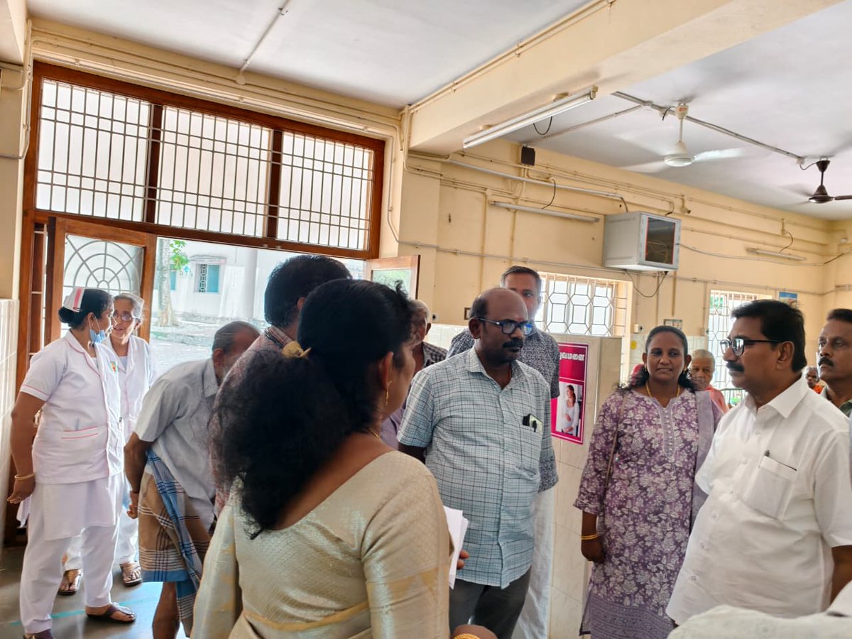RChellaswamyCPM's tweet photo. #குலசேகரம் அரசு தாலுகா தலைமை மருத்துவமனையில் இன்று நேரில் சென்று ஆய்வு மேற்கொண்டேன்.
இந்த ஆய்வின்போது, இணை இயக்குநர், மருத்துவர்கள், மருத்துவப் பணியாளர்கள், குலசேகரம் பேரூராட்சி தலைவர், துணைத் தலைவர், வார்டு கவுன்சிலர்கள் மற்றும் பிரமுகர்கள் கலந்து கொண்டனர்.
ஆய்வின்போது, https://t.co/dlqcQZGTXR