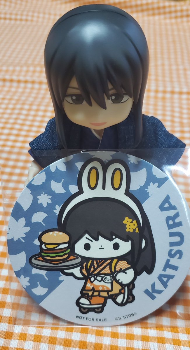 erika7fu's tweet photo. お譲り頂いた桂さんのコースター届いた🥺💕💕エリーが満月だから対になってるんだろうけどうさ耳にローラースケートとか何を目指してるのwww
とにかくかわいいのでありがとうございます🙏✨✨✨ https://t.co/sKZeUoHt12