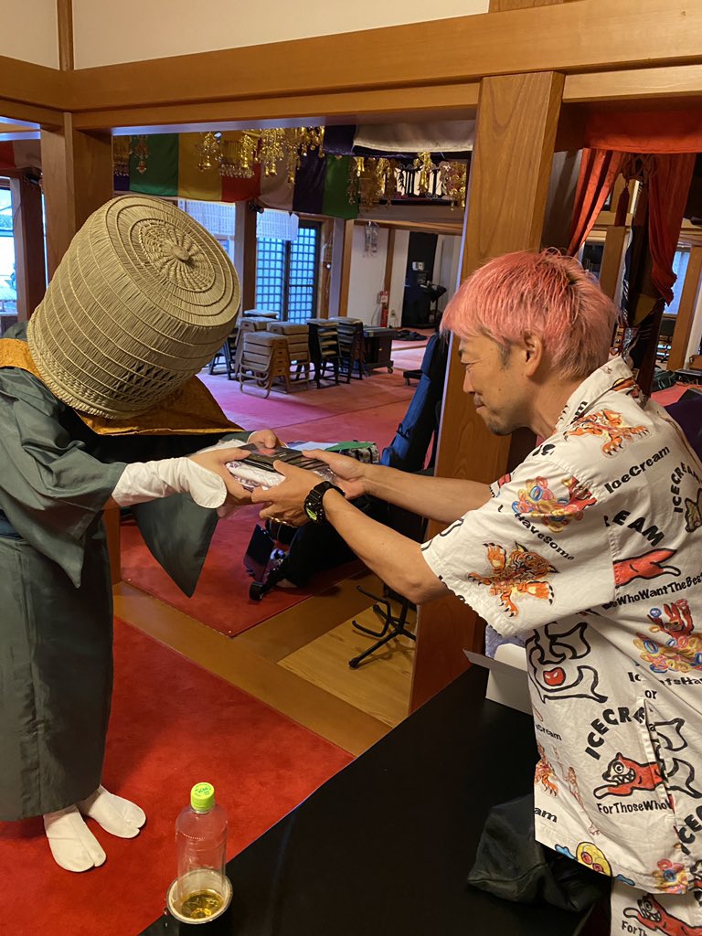 DEFROCK374488's tweet photo. THE南無ズさんと闇取引
これは飯坂温泉イベントにも来てもらおう♨️

#鎌秀院
#寺フェス
#ニルヴァナロックハラミッタ https://t.co/inhJO4BM7C