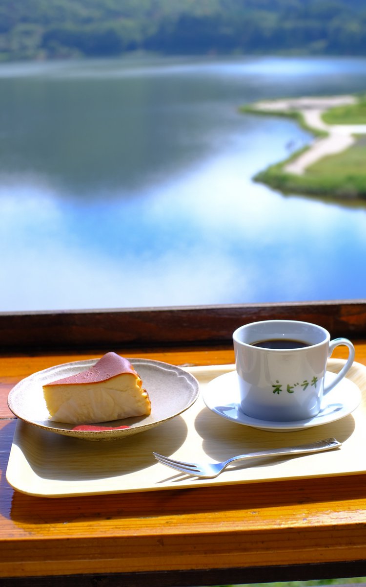 tak5814's tweet photo. 連休最終日☀️
天気が良かったので錦秋湖までドライブ
見晴らしがいいカフェへ☕
#岩手　#錦秋湖　#カフェ https://t.co/I9nLVrmqz9