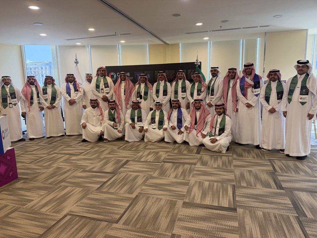 Cbahi_SA's tweet photo. احتفى منسوبو المركز السعودي لاعتماد المنشآت الصحية بذكرى #اليوم_الوطني_السعودي بحضور مدير عام المركز د. سالم بن عبدالله الوهابي، بمقر المركز في مدينة الرياض. 

#عزنا_بطبعنا 
#سباهي https://t.co/Zt8OnRrniw