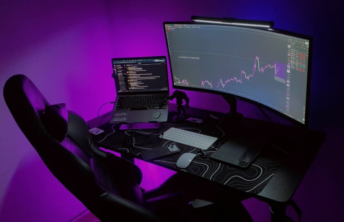 Temidire_right's tweet photo. If i told you a workspace was not useful, I'm sorry I lied😭.

I used to think that a proper trading setup wasn't necessary, because I could do anything from the comfort of my phone and laptop wherever and whenever.

But now, when I sit to work, I barely stand for the rest of the day.

It has genuinely 10x my productivity 

And btw, the setup is only about 60% done.😂
