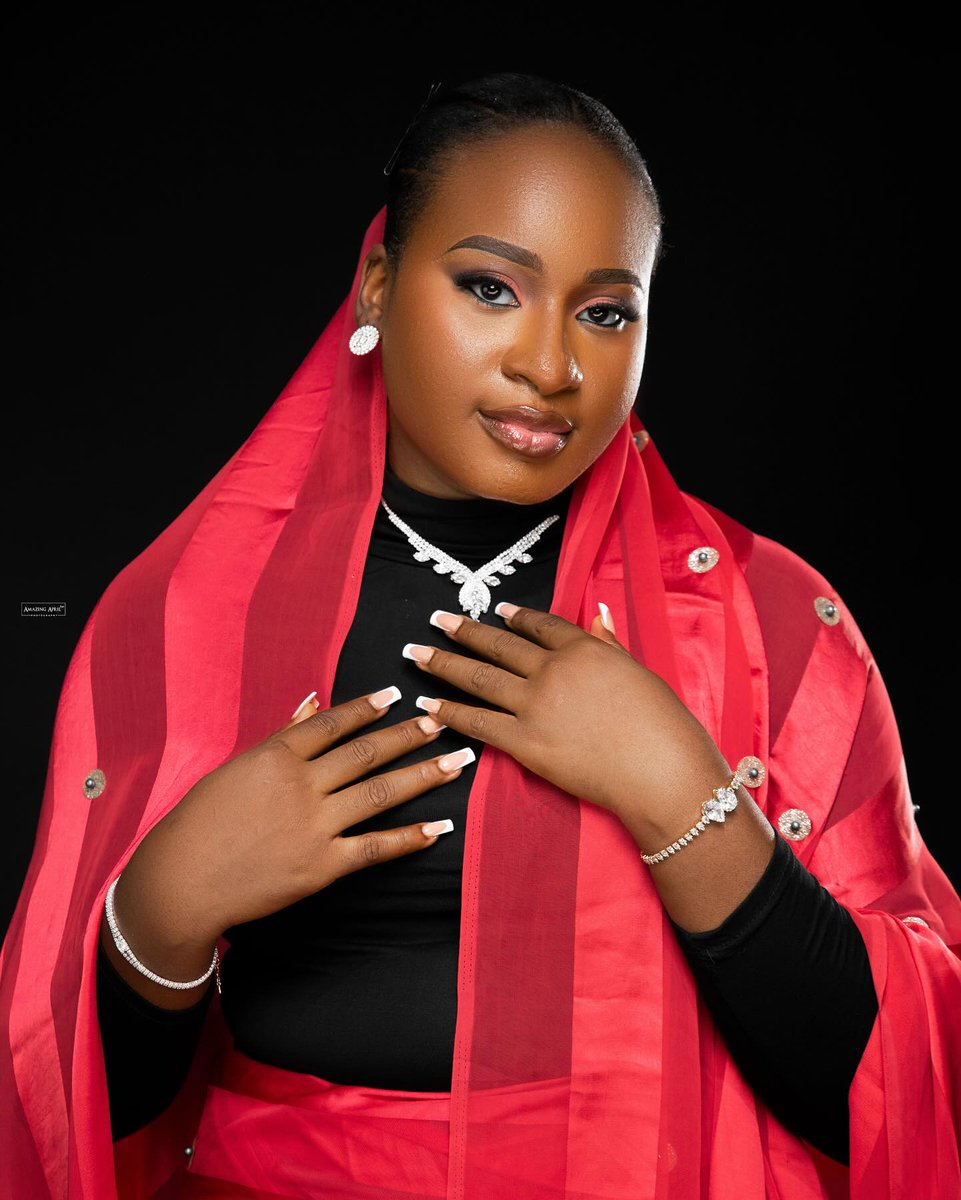LindsyCira4h's tweet photo. Lady in Red 
EJURA https://t.co/wph5ScbazH