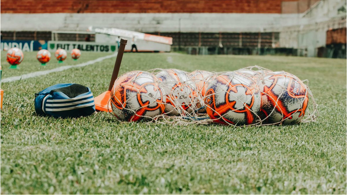 TheClubhouse___'s tweet photo. @WestRidingFA has partnered with sports equipment supplier @DaviesSportsUK to launch a £20,000 fund giving grassroots football clubs across its region access to equipment vouchers ahead of the new season.

🗞️ Find out more: https://t.co/OS5olzOiNx

#grassroots #football #funding https://t.co/fUhQSrpFfP