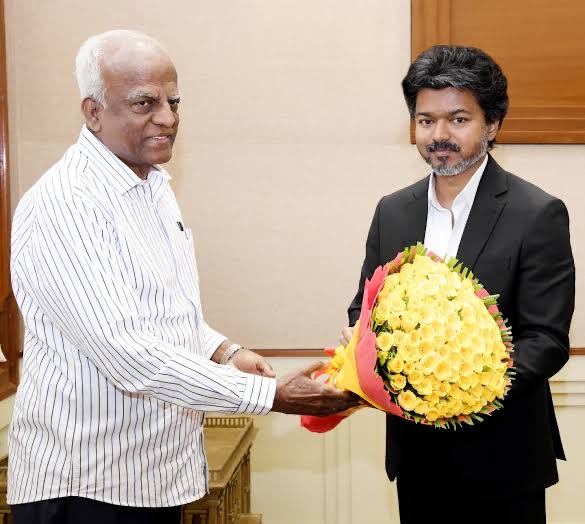 tn_updatess's tweet photo. Hatsun has raised the price of its milk by Rs 6 / liter since TVK assumed control of the TN government. 

Let's examine the sequence of events.

The chairman of Hatsun meets with Vijay in May. The price of Hatsun's 500 ml basic milk packet was raised from INR 35 to INR 37. 

News reports that the Aavin milk packet scarcity started in June. Aavin's distribution has decreased by 25% and procurement by 15%. 

Hatsun once more raises the price of a 500 ml normal milk packet from INR 37 to INR 38 once this 25% shortfall occurs. Since TVK took over, this is the second time. 

A family of four buying a one-liter pack should ideally be spending INR 180 more each month and will be paying INR 2000 extra / year. 

Choose criminals and pay the fine.