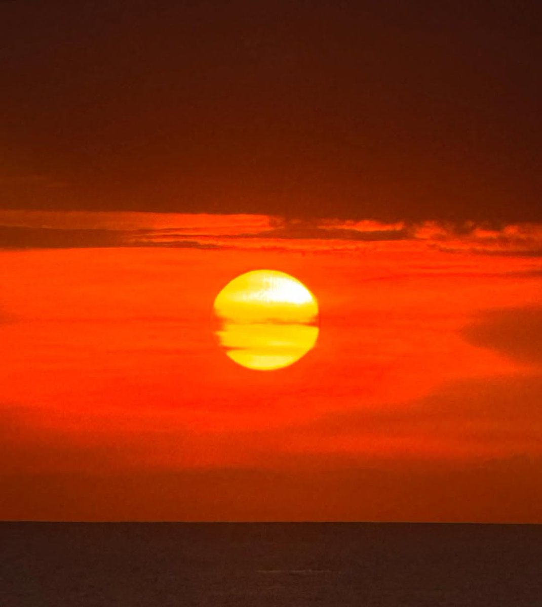 ClairAnabl1bk's tweet photo. 🌅 https://t.co/ioyC72NxzR