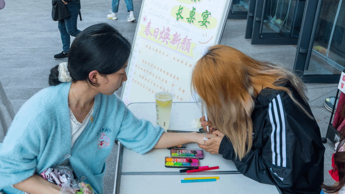 Murdiyanti94's tweet photo. Join our Campus Coding Club’s Hackathon this Saturday! Win cool tech gear, team up with fellow coders, and level up your programming skills—sign up via the link in bio! https://t.co/i73a9IJmFJ