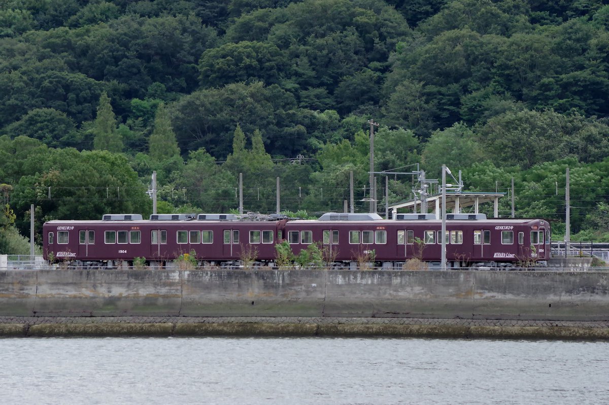 TAnotherTA's tweet photo. この連休中に撮影した鉄道車両
・C57 1　試運転
・クモハ123-4
・キハ187系　スーパーおき6号
・三原実験センター　1554編成 https://t.co/HN631QFV4U