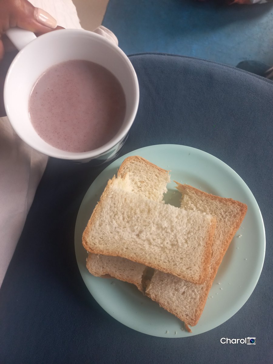 CharolFhidhel's tweet photo. This side of the country every banana plantation that had some matooke on it is down due to the storm. Kati wano tuba tutandise getting used to eating manufactured food. Nanti hunger is officially loaded >> 

Otherwise join in for lunch https://t.co/z6OmJyTZcz