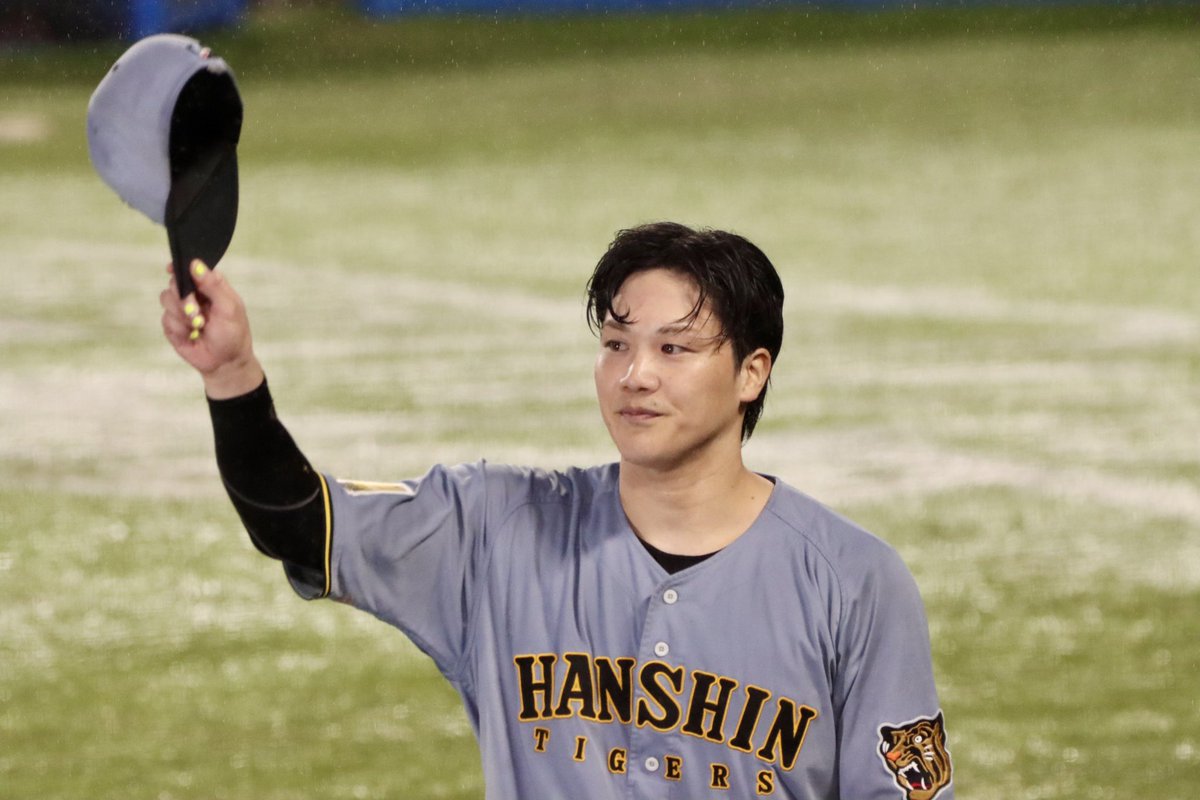 chii_teamTRY's tweet photo. 寅威さんのヒロイン聴けて感無量です😭✨
雨の中☔耐え忍んだ甲斐あった！

とらほーーー❣️
遥人くん15勝目おめでとうございます㊗️
寅威さんありがとう😭👏🏻👏🏻👏🏻✨

#伏見寅威

2026.9.23.📷神宮 https://t.co/pfvEPjAjjX