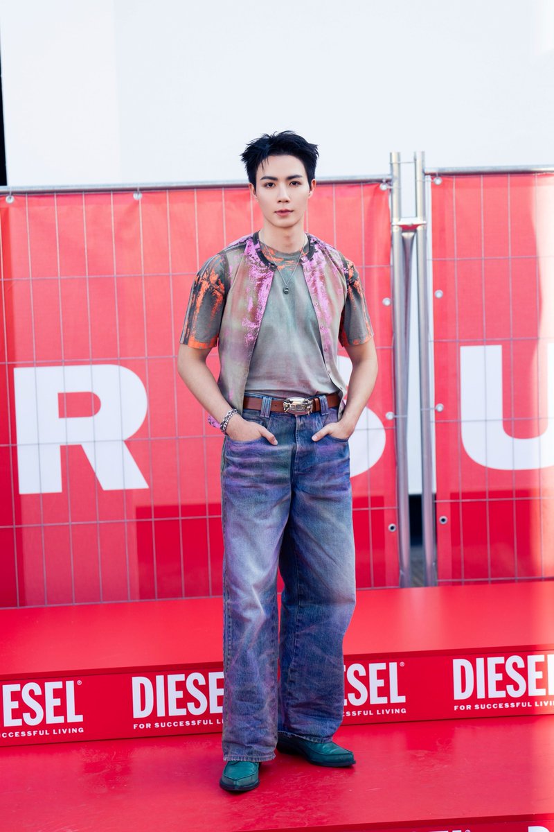 LSAthai's tweet photo. เก็บตกโมเมนต์พิเศษ “ซี–พฤกษ์” ร่วมชมแฟชั่นโชว์ DIESEL เปิดตัวคอลเลกชั่นสปริง ซัมเมอร์ 2027 ณ กรุงมิลาน ประเทศอิตาลี ตอกย้ำตัวตนแห่งความกล้า การแสดงออก และพลังแห่งความสร้างสรรค์ ผ่านแฟชั่นโชว์คอลเลกชั่นล่าสุด
#LifestyleAsiaThailand
#DieselSpringSummer27 #DieselZeePruk https://t.co/JiUu3Wo99t
