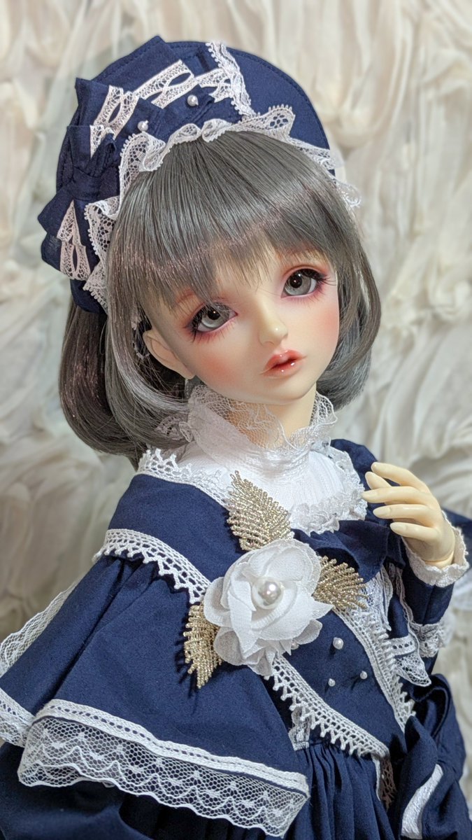 reomeshuro_doll's tweet photo. 今月の新作ワンピースです🎀
こちらは1/3サイズ
今回はワンピース本体とボンネット、それからサッシュ飾りの3点セットです✨

今月の28日（月曜日）21時〜BOOTHにて販売開始となります
どうぞよろしくお願い致します🙇‍♀️

BOOTHのページと1/4サイズは明日以降改めてまたご紹介します🕊️ https://t.co/XZLEKkmSTj