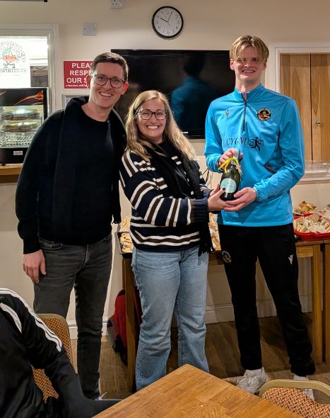 OfficialBRFC's tweet photo. 🙏 | Sponsor thanks!

A big thank you to Matt &amp; Madison Coats of Raleigh, North Carolina for sponsoring the Man of the Match Award last night as we took on Stranraer!

They presented the award to Owen Hayward for an excellent performance in goal!

🖤💛 https://t.co/U0alj0UfYd