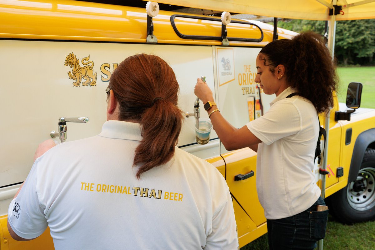 ShepherdNeame's tweet photo. A day on the green, Shepherd Neame style! ⛳️🍻 

Our annual Golf Day brought together around 100 customers, licensees and colleagues for friendly competition, good company and well-earned pints from the Singha Land Rover. A great day on and off the course! https://t.co/rc0QVLqJEo