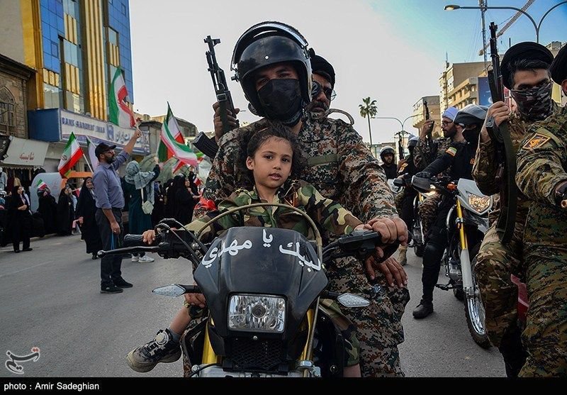 Asadullah_1387's tweet photo. این رژه، گواهی است بر این‌که یادبود شهدا، وظیفه‌ی کل ملت است.
 #جانفدایان_فارس
 #جانفدایان_نورآباد https://t.co/Bd3MgHRMwo