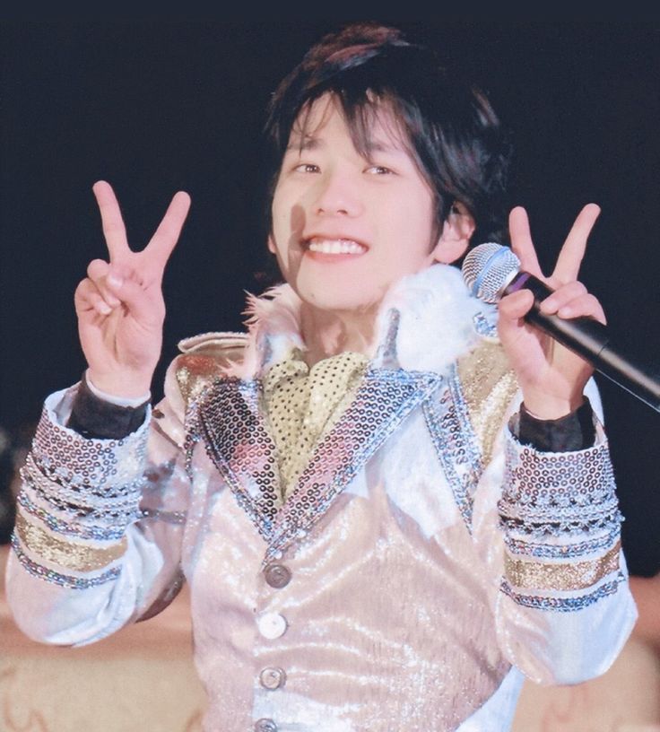 1do_nh's tweet photo. 二宮くんのアイドルとしてステージに立ってる時のキラキラ溶けそうな笑顔が最高にかわいいんだ https://t.co/FxltcnDCv8