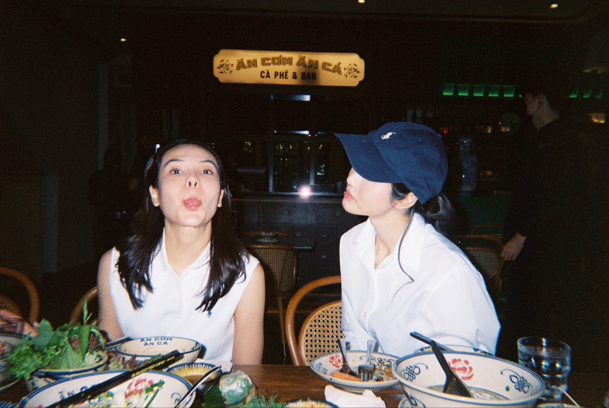 bealextran1's tweet photo. Is she OK. Am i OK????
Me Nooooooooo 😭😭😭😭
🎞️ LMSY <3 This is soooo freaking cuteeeeee 

#ลูกหมีซอนญ่า #LMSY 
#SonyaSaranphat 
#LMlookmhee https://t.co/8ApxYwNSXV