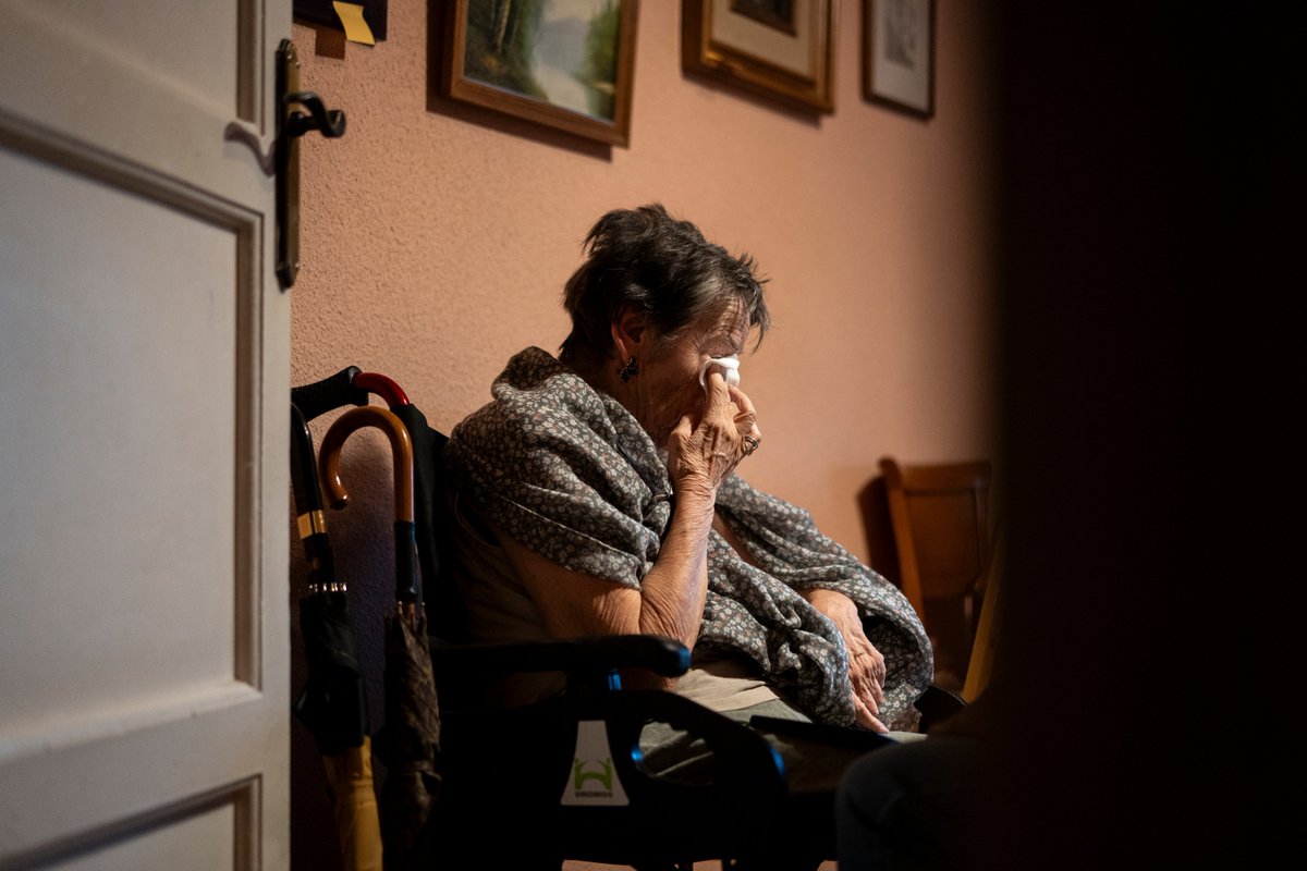 Scarlett_GJ's tweet photo. PSOE, PP, Vox, Junts, PNV...
Sois CULPABLES de que los fondos buitre estén reventando este país entero.
Ojalá esta foto de Maricarmen no os deje dormir en la vida!!
📸 @OlmoCalvo https://t.co/hapdBc3aZP