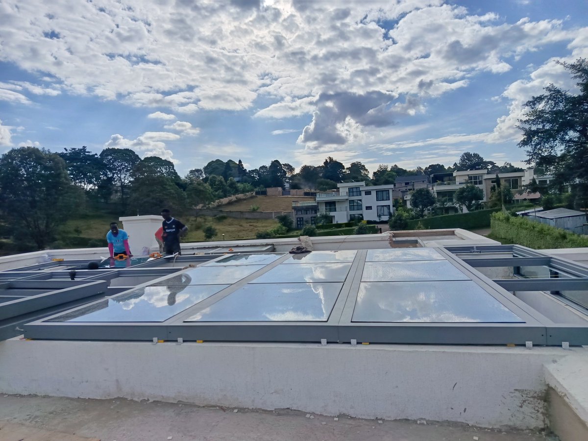 Commercial5327's tweet photo. Rooftop skylight.
#BeyondHouses #UNGA https://t.co/3JFdvVN9Ll