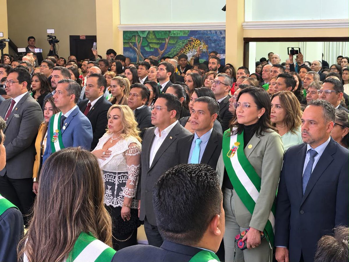 FGE_Bolivia's tweet photo. 📍FISCAL GENERAL  DEL ESTADO PARTICIPA DE LA SESIÓN DE HONOR POR EL 216 ANIVERSARIO DE LA GESTA LIBERTARIA DE SANTA CRUZ

https://t.co/LBUEbPHygd

#EcosistemaROMA
#MinisterioPúblicoBolivia
#RogerMariacaFiscalGeneral https://t.co/24vKQYkvrG