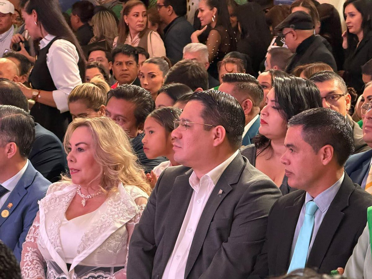 FGE_Bolivia's tweet photo. 📍FISCAL GENERAL  DEL ESTADO PARTICIPA DE LA SESIÓN DE HONOR POR EL 216 ANIVERSARIO DE LA GESTA LIBERTARIA DE SANTA CRUZ

https://t.co/LBUEbPHygd

#EcosistemaROMA
#MinisterioPúblicoBolivia
#RogerMariacaFiscalGeneral https://t.co/24vKQYkvrG