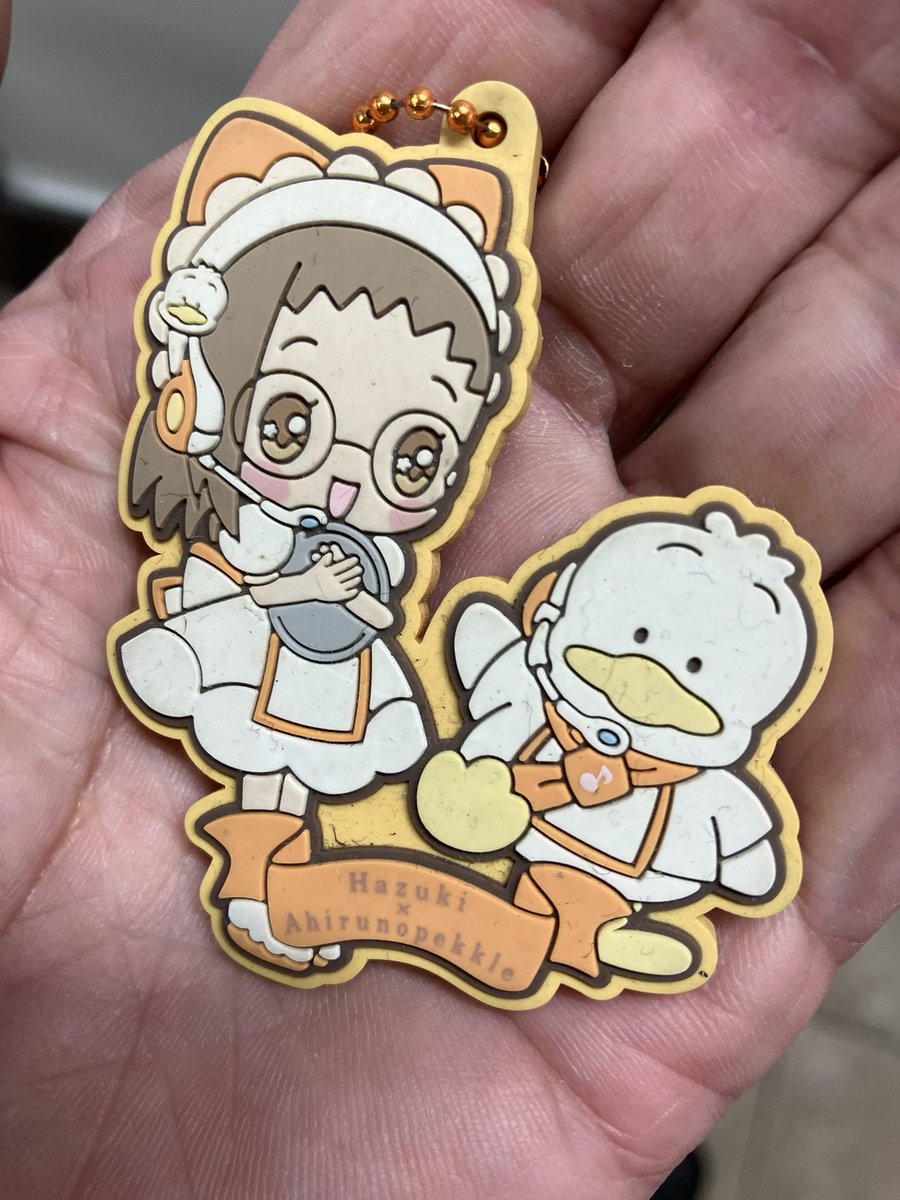 Gdur3D's tweet photo. 次の予定まで暫しあるので下北沢から一旦新宿へ。小田急線降りたら階段ではづきちゃんとなんかペリカンのキーチェーン拾ったわよ。 https://t.co/zQgBhiKQ9g