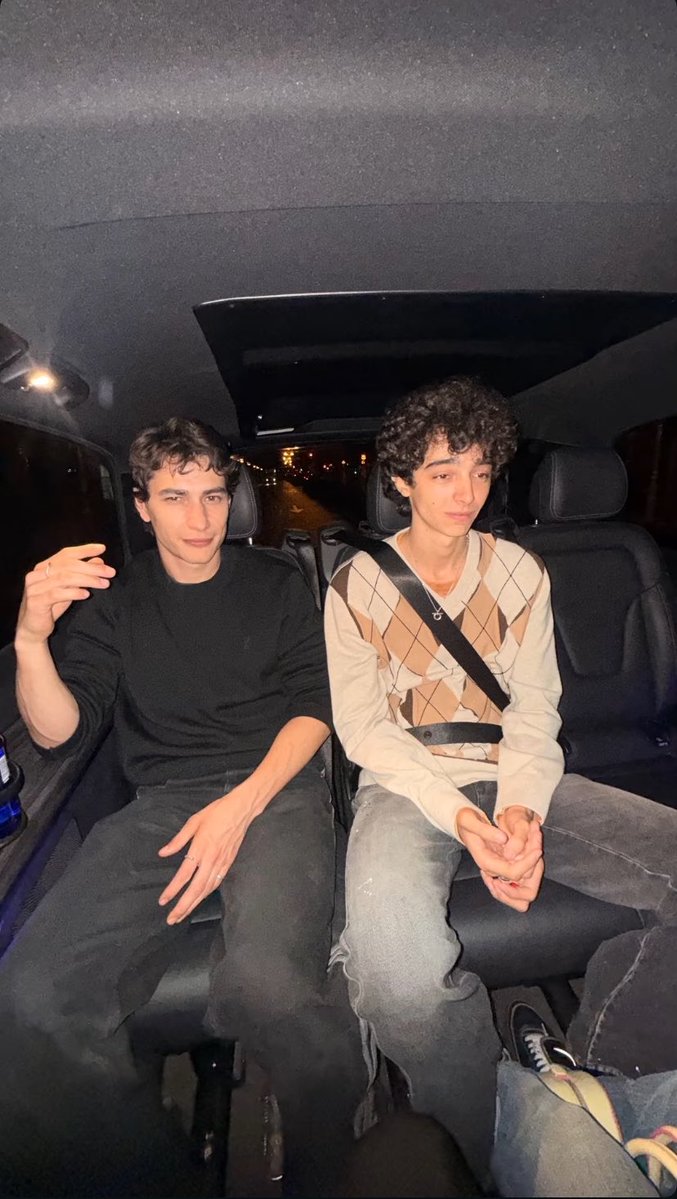 EnzoVoUpdates's tweet photo. 📸 | Enzo junto a Blas Polidori vía @/juanicar en historias de Instagram. https://t.co/zc0elB8AhH