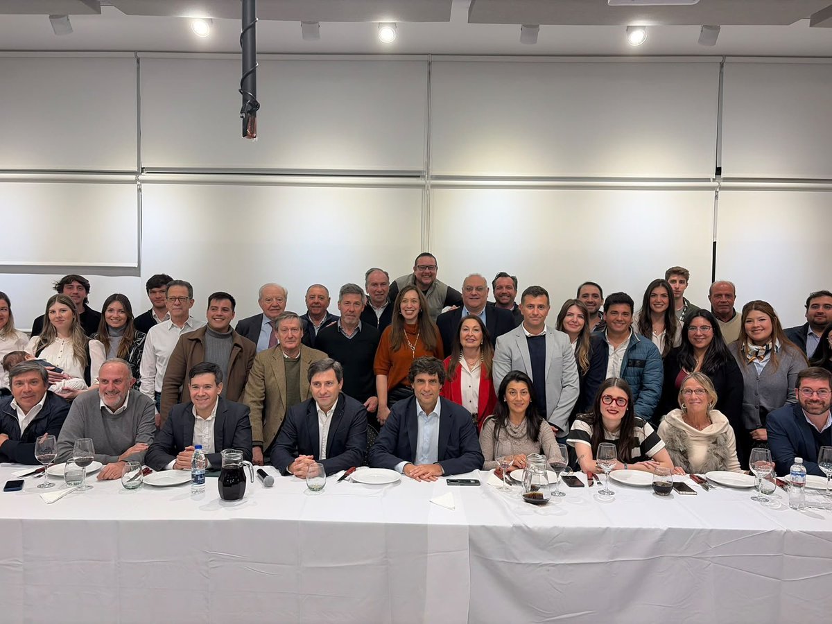 jotade903's tweet photo. @ValentinaEtu_ @proargentina @hernanlacunza Déficit fiscal, oleo sobre tela. https://t.co/eBvgPl3E2I
