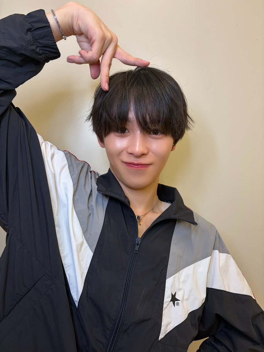 iiondo_official's tweet photo. /／
 📣リリースイベント特典会情報
\＼

本日の撮影ポーズをお知らせします！

📍イオンレイクタウンkaze 1F 光の広場

📸グループ撮影会・グループ&amp;グループ撮影会
ねこみみ

📸2ショット撮影会
A iiONDOポーズ☝️
B はつ恋ONDO
C 未完成ハート🩵

#iiONDO
#はつ恋ONDOの秋が来た
#EBiDAN https://t.co/o8nxiAhzgi