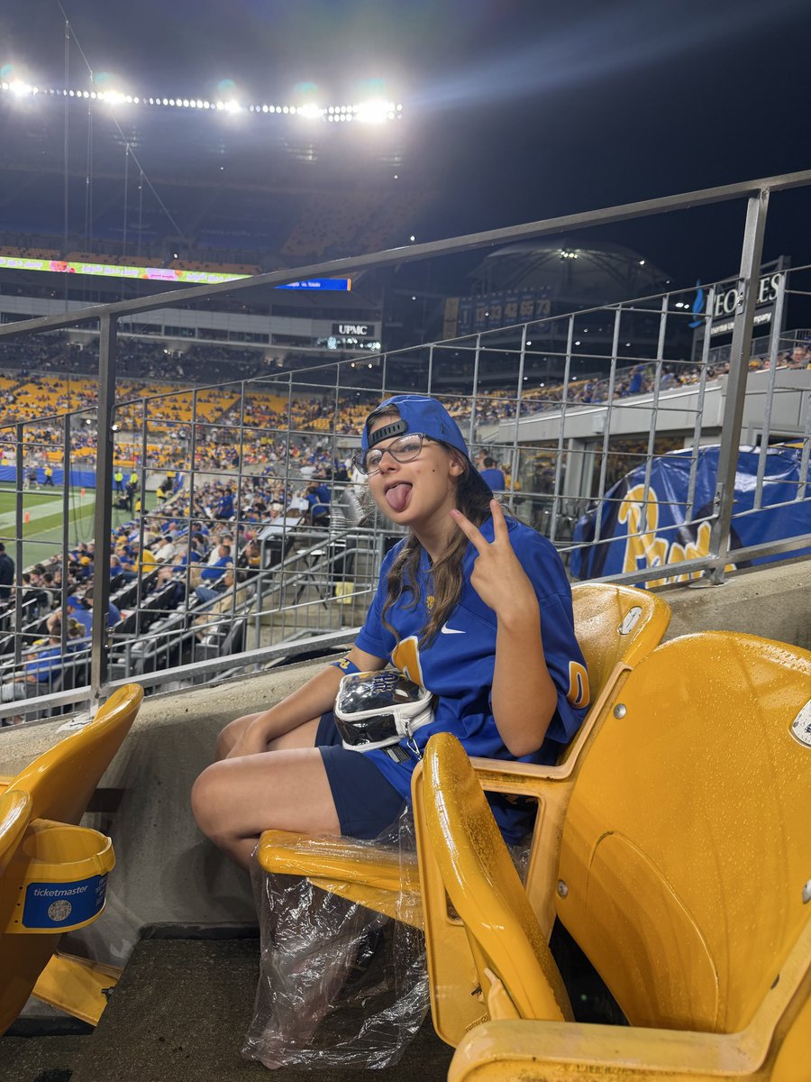 shuftb51's tweet photo. Happy 13th Birthday to this @Pitt_FB loving girl!!! She is ready to celebrate her birthday and Pitt win this Saturday!!! #h2p @DMonnneyyy @AntonioChadha @CoachDuzzPittFB @Pitt_ATHLETICS @mason_heinch06 https://t.co/QMtT5uyXW4