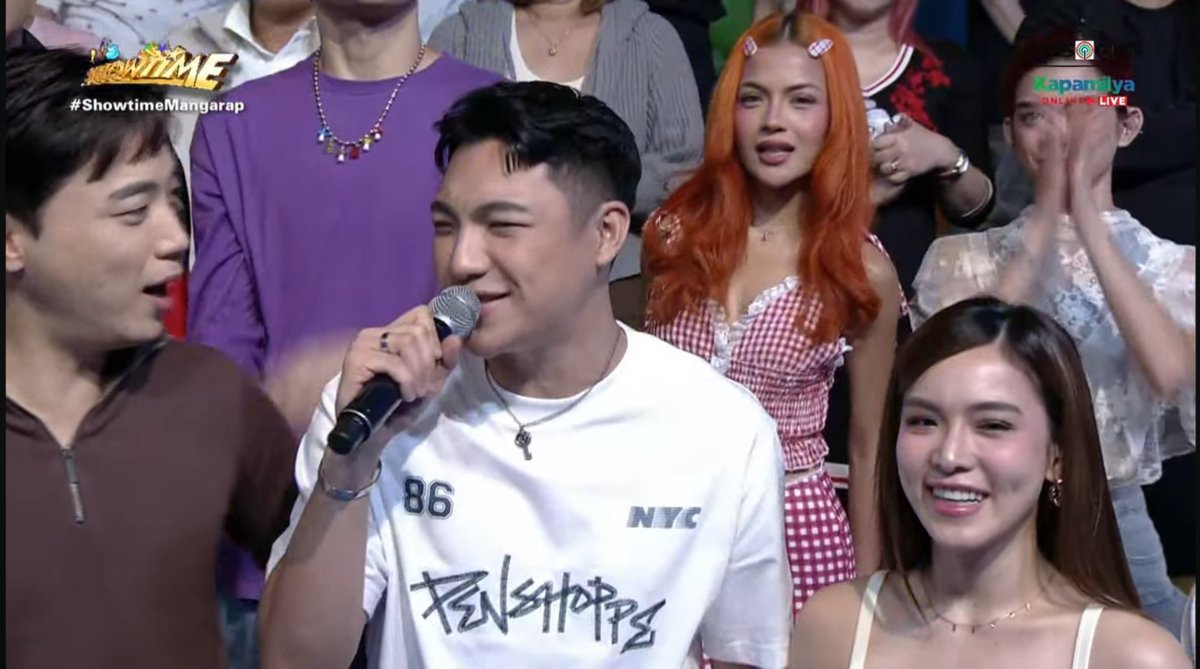 DARRENaticsIL's tweet photo. Let's Go @PENSHOPPE boy 🥰

#ShowtimeMangarap
#Darren @Espanto2001 https://t.co/SAYBT8xvNc
