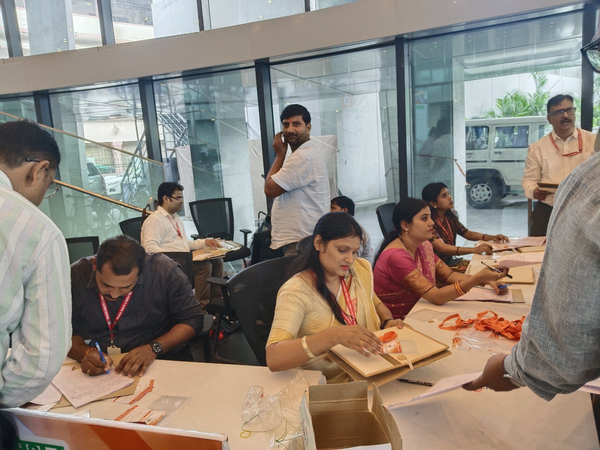 abdmupofficial's tweet photo. The First Step Towards Connected Care! ✨
Registration is underway for the ABDM Divisional Level Conference – Uttar Pradesh, with Varanasi, Azamgarh &amp; Mirzapur Divisions coming together. https://t.co/hNdtRuSAHj