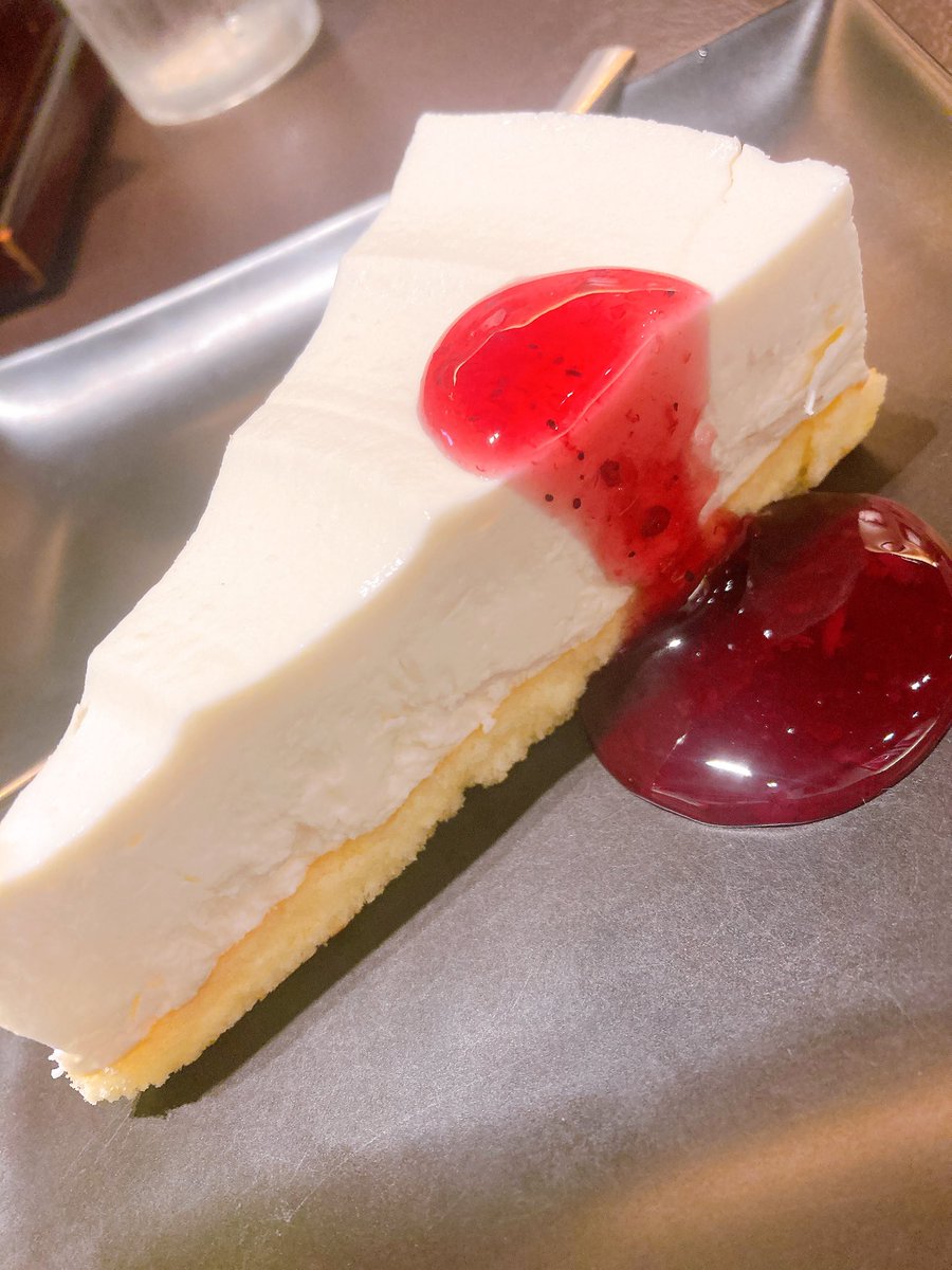 Puttidtgn's tweet photo. たまにはレアチーズ🧀 https://t.co/CGfNm13ckf
